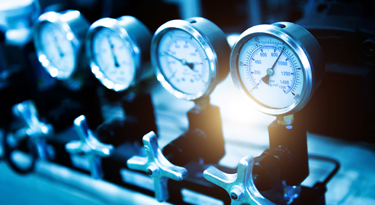 Industrial pressure gauges measuring system flow